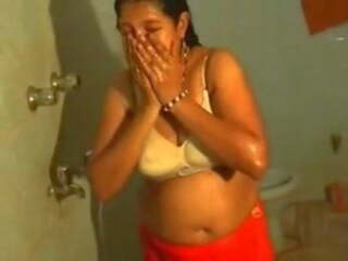 Telugu célèbre sunitha vanitha vani tante bain avec blanc