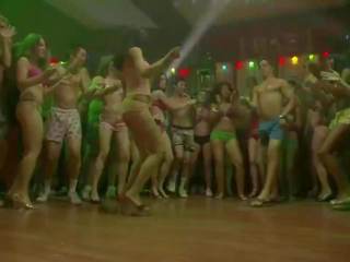 Amerikaly pie - the naked mile 2006 ulylar uçin video and ýalaňaç scenes