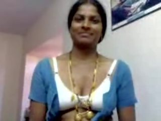 Madhështor indiane telugu shamala aunty shfaqje veten në cu