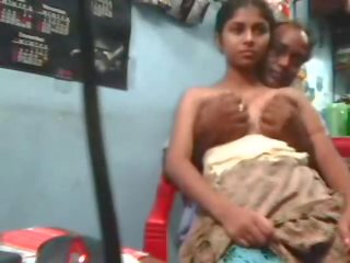 Индийски деси damsel прецака от съсед чичо вътре магазин
