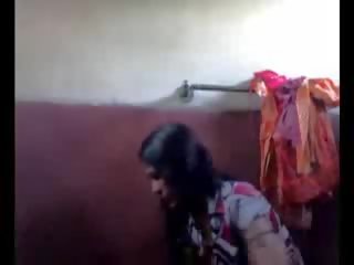 인도의 젊은 여자 목욕 사격 그녀의 본인
